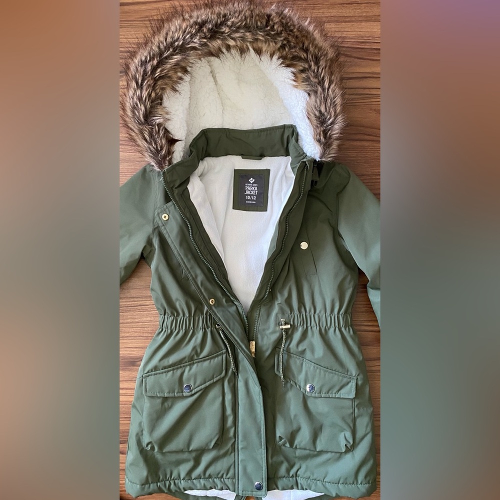 SOLD - NWOT Ultimate Girl's Winter Parka Hooded Fleece Lined w/ Faux Fur - Picture 9 of 10